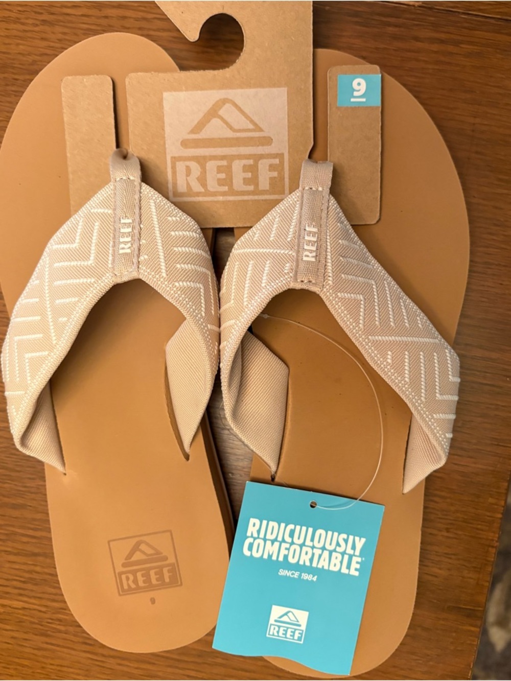 NWT Women's Reef Sandals Beige Flip Flops size 9.